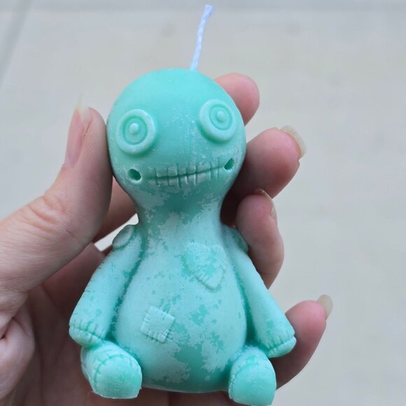 Handmade ✦ Voodoo Doll Candle ✦ Soy Wax Halloween Decor Spooky Collectible NWT - Picture 10 of 11